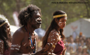 Scopri di più sull'articolo Australia: la storia degli aborigeni e il loro riconoscimento
