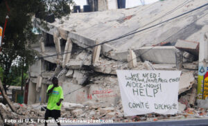 Scopri di più sull'articolo Haiti: disastro umanitario senza voce<span class="rmp-archive-results-widget "><i class=" rmp-icon rmp-icon--ratings rmp-icon--star rmp-icon--full-highlight"></i><i class=" rmp-icon rmp-icon--ratings rmp-icon--star rmp-icon--full-highlight"></i><i class=" rmp-icon rmp-icon--ratings rmp-icon--star rmp-icon--full-highlight"></i><i class=" rmp-icon rmp-icon--ratings rmp-icon--star "></i><i class=" rmp-icon rmp-icon--ratings rmp-icon--star "></i> <span>3 (1)</span></span>
